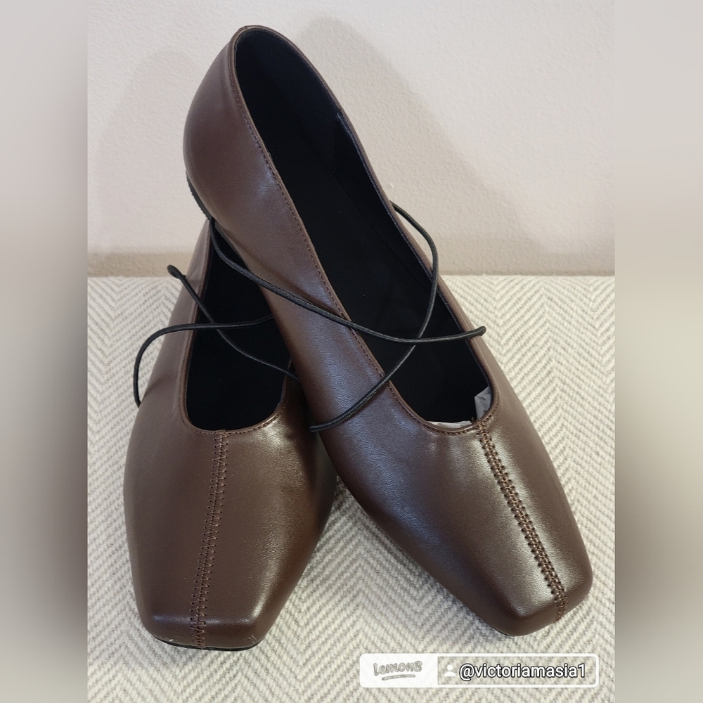 Elegant Brown Women's Flats Mary Jane Style.